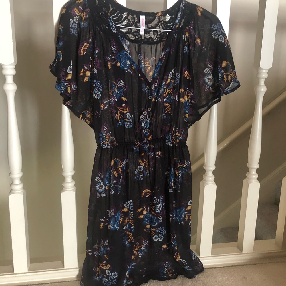 Xhilaration Black Sheet Tunic